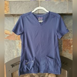 Urbane Align Navy Blue Short Sleeve V Neck Scrub Top with front pockets size sm